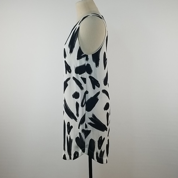 H&M Size 4 Black & White Dress - Picture 3 of 5